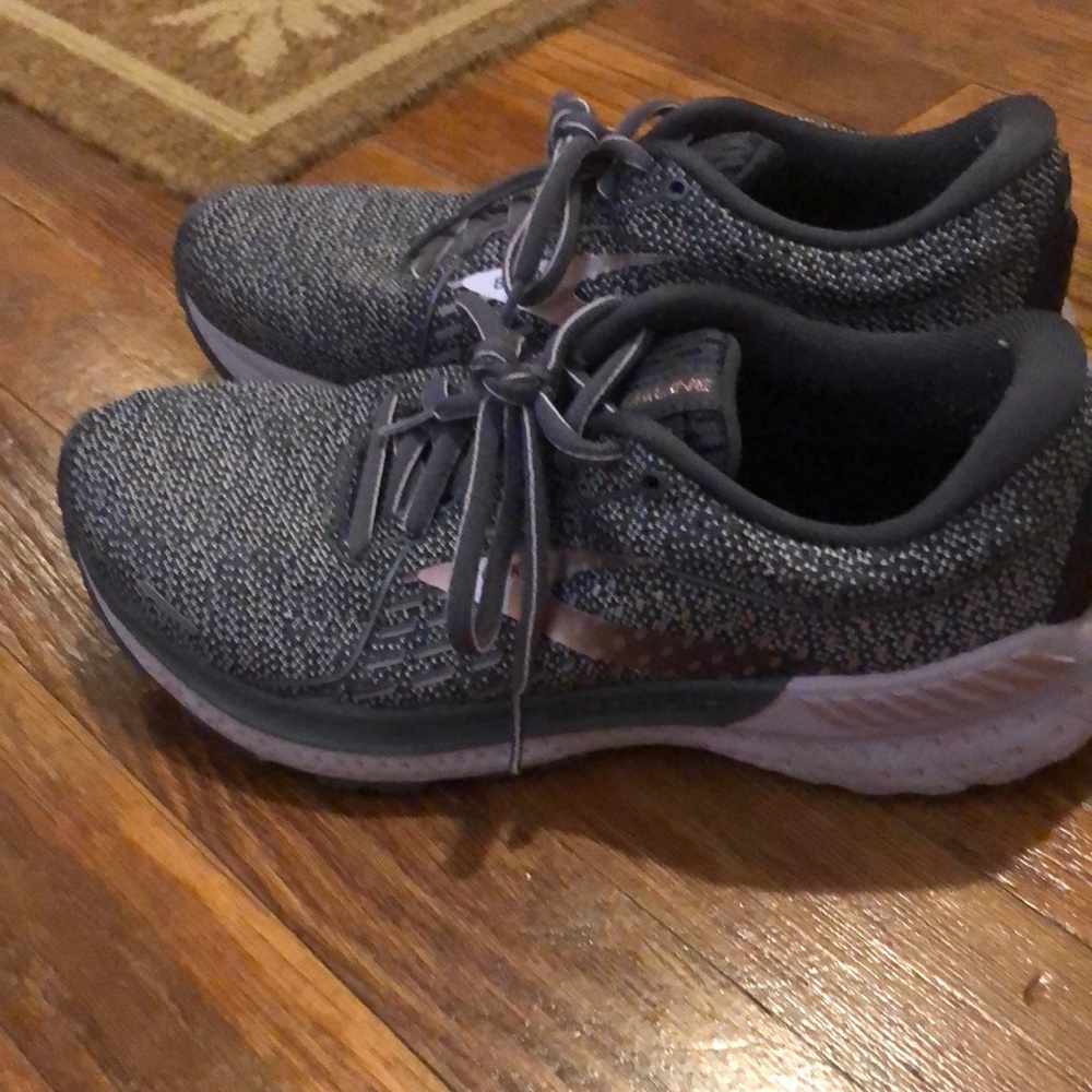 Brooks Adrenaline GTS 21 shoes